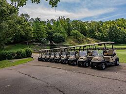 Bear Hug - Cabin Comfort - Outdoor Pool - Walking Trails -family/group