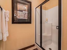 Bear Hug - Cabin Comfort - Outdoor Pool - Walking Trails -family/group