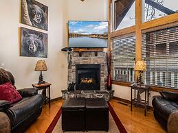 Bear Hug - Cabin Comfort - Outdoor Pool - Walking Trails -family/group