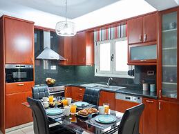 Grey House by Checkin