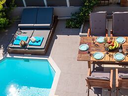 Grey House by Checkin