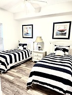 Sea Esta 3 Bedroom Condo by RedAwning