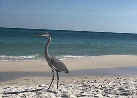 Sea Esta 3 Bedroom Condo by RedAwning