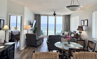 Sea Esta 3 Bedroom Condo by RedAwning