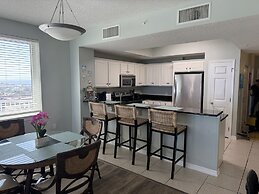 Sea Esta 3 Bedroom Condo by RedAwning