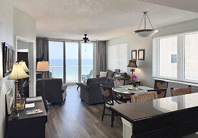 Sea Esta 3 Bedroom Condo by RedAwning