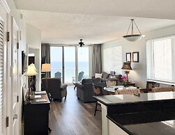 Sea Esta 3 Bedroom Condo by RedAwning