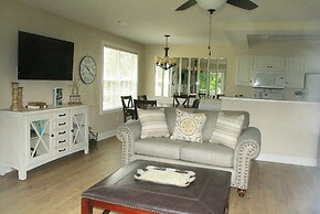 1409m 1 Bedroom Condo by Redawning