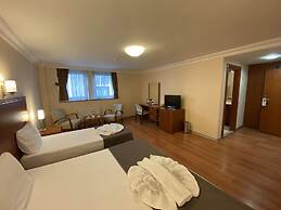 Triada Hotel Gayrettepe