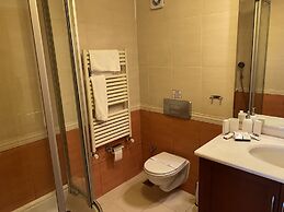 Triada Hotel Gayrettepe