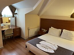 Triada Hotel Gayrettepe