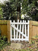 The Crooked Gate - Luxury Romantic Getaway