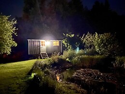 The Crooked Gate - Luxury Romantic Getaway