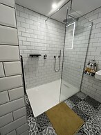 The Crooked Gate - Luxury Romantic Getaway