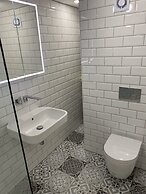 The Crooked Gate - Luxury Romantic Getaway