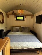 The Crooked Gate - Luxury Romantic Getaway