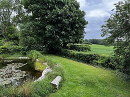 The Crooked Gate - Luxury Romantic Getaway