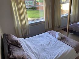 Spacious Detached Bungalow With Ample Parking