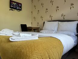 Spacious Detached Bungalow With Ample Parking