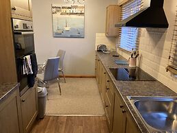 Spacious Detached Bungalow With Ample Parking