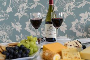 Spacious Detached Bungalow With Ample Parking