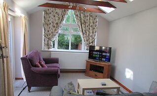 Spacious Detached Bungalow With Ample Parking