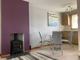 Spacious Detached Bungalow With Ample Parking