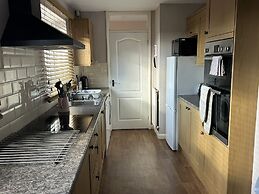 Spacious Detached Bungalow With Ample Parking