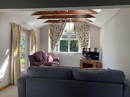 Spacious Detached Bungalow With Ample Parking