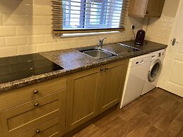 Spacious Detached Bungalow With Ample Parking