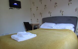 Spacious Detached Bungalow With Ample Parking