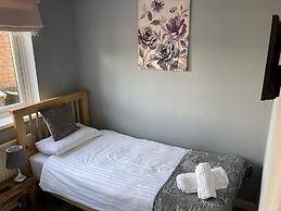 Spacious Detached Bungalow With Ample Parking