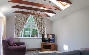 Spacious Detached Bungalow With Ample Parking