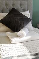 Spacious Detached Bungalow With Ample Parking