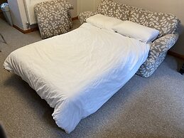 Spacious Detached Bungalow With Ample Parking