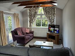 Spacious Detached Bungalow With Ample Parking