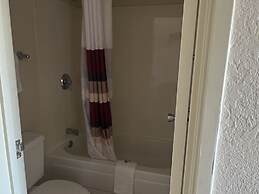 Travelodge by Wyndham Holland/Toledo