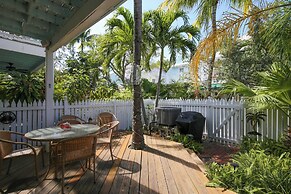 Key West Casa by Avantstay Communal Pool BBQ & Patio Near Duval Street