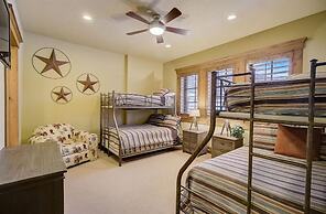 The Lookout by Avantstay Beautiful Mountain Escape w/ Hot Tub & Movie 