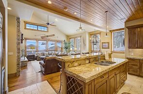 The Lookout by Avantstay Beautiful Mountain Escape w/ Hot Tub & Movie 