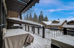 The Lookout by Avantstay Beautiful Mountain Escape w/ Hot Tub & Movie 