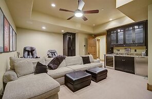 The Lookout by Avantstay Beautiful Mountain Escape w/ Hot Tub & Movie 