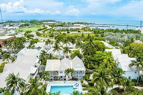 A Siesta Bay by Avantstay Key West Walkable Gated Community, Shared Po