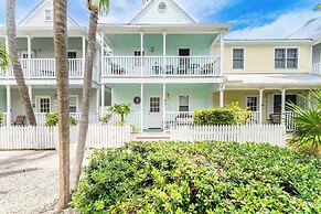 A Siesta Bay by Avantstay Key West Walkable Gated Community, Shared Po