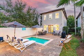 Perry by Avantstay Walk to Miramar Beach! w/ Pool & Guest House!