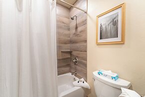 Alpine Drive #106b by Summit County Mountain Retreats