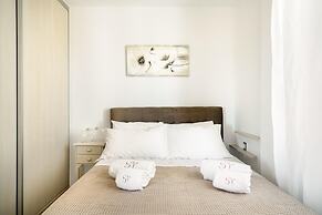 Stefania Villa Dio in Roumeli