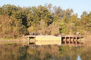 Saccharum Safari Lodge