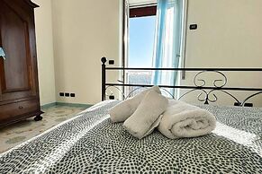 Apartment With Panoramic Terrace on Amalfi Coast