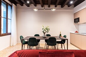 Palazzo Miracoli Apartments